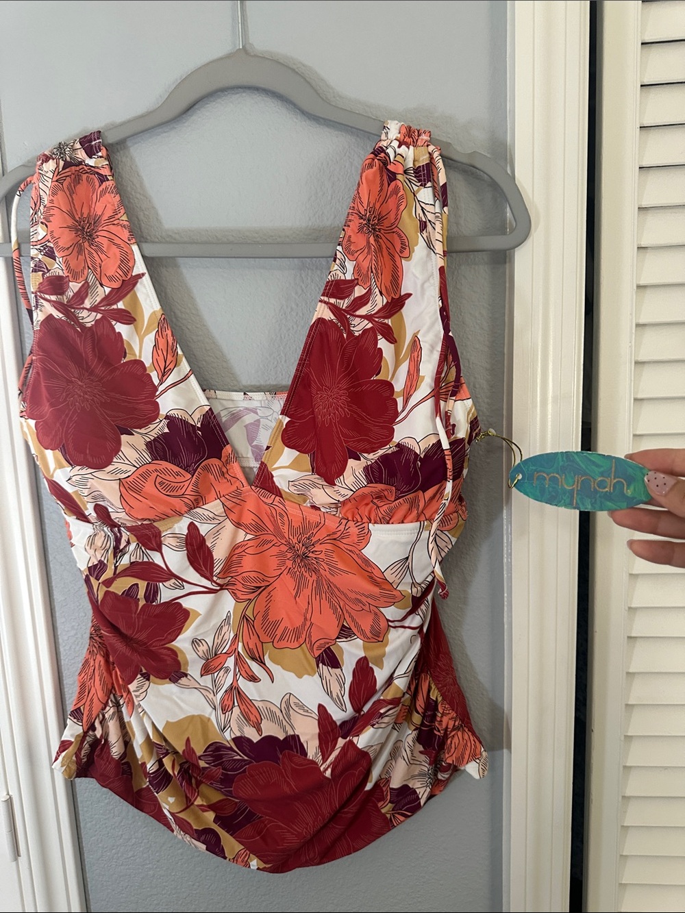 Floral V-Neck Women’s Tank Top - Red & Orange Floral